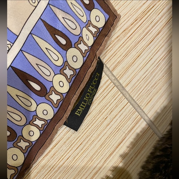 Emilio Pucci Scarf - Picture 4 of 5